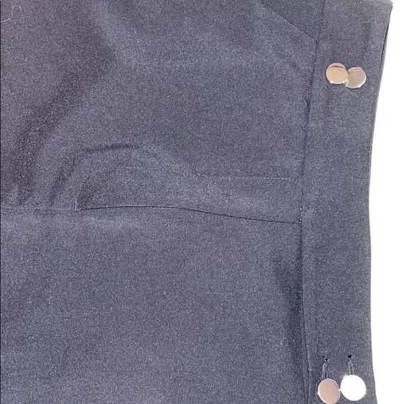 High waisted shorts, black, H&M size 6 - Picture 3 of 5